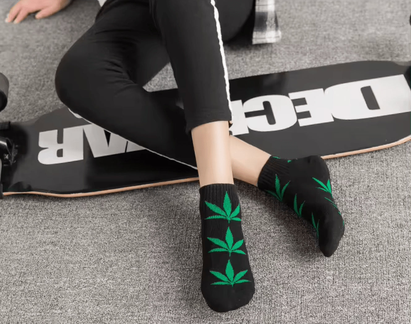 Chaussettes noires avec feuilles de cannabis vertes - Le Fermier CBD®